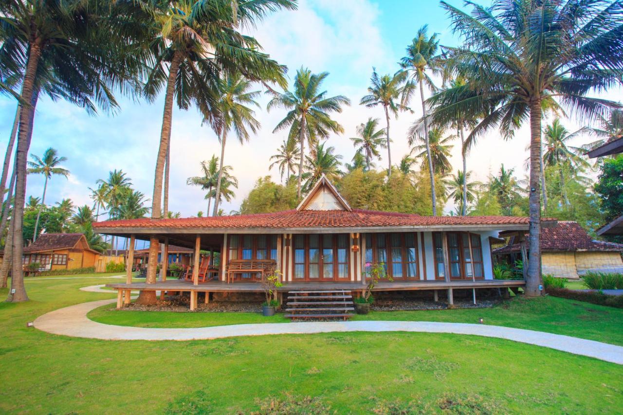 Villa So Long Banyuwangi - Ijen Buitenkant foto